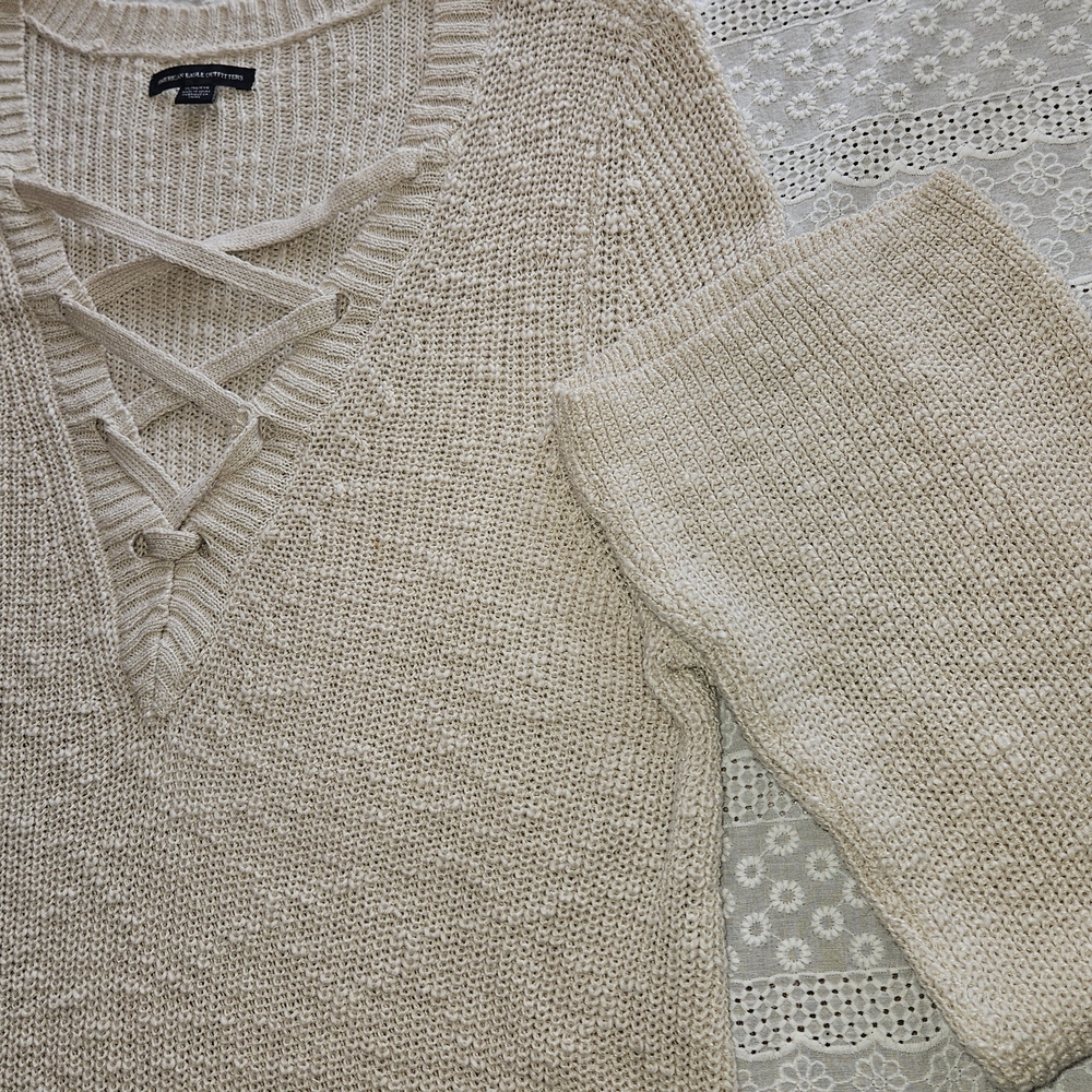 American Eagle Outfitters Cream V-Neck Sweater - Picture 7 of 8